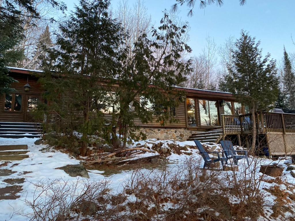 Chalet "Ici Et Maintenant, Sur Le Lac" Sainte-Marguerite-du-Lac-Masson Exterior photo