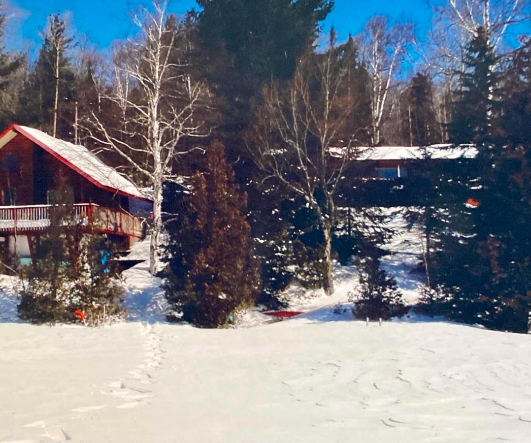 Chalet "Ici Et Maintenant, Sur Le Lac" Sainte-Marguerite-du-Lac-Masson Exterior photo