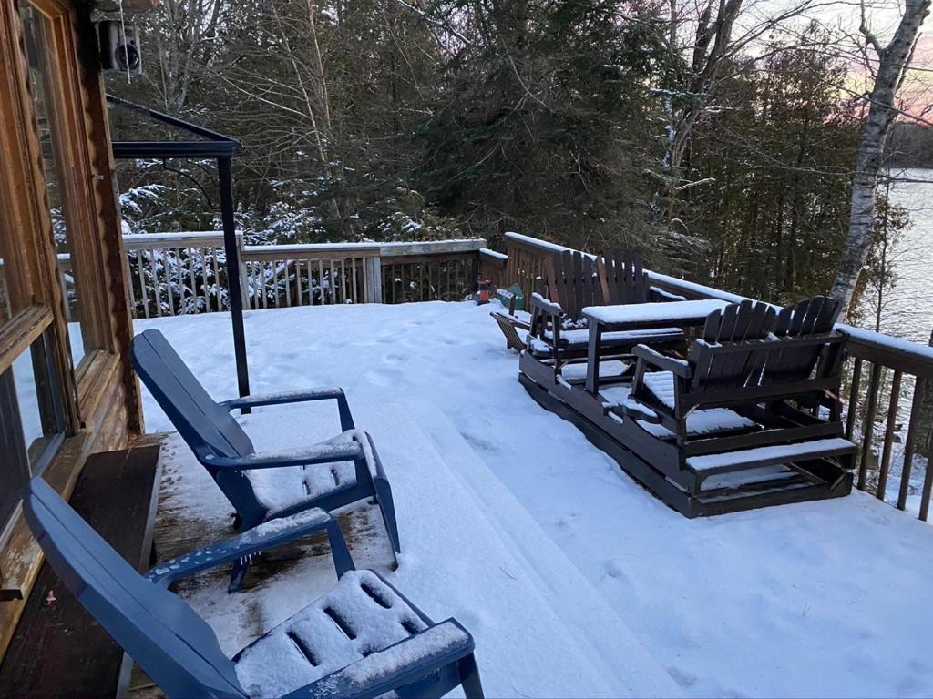 Chalet "Ici Et Maintenant, Sur Le Lac" Sainte-Marguerite-du-Lac-Masson Exterior photo