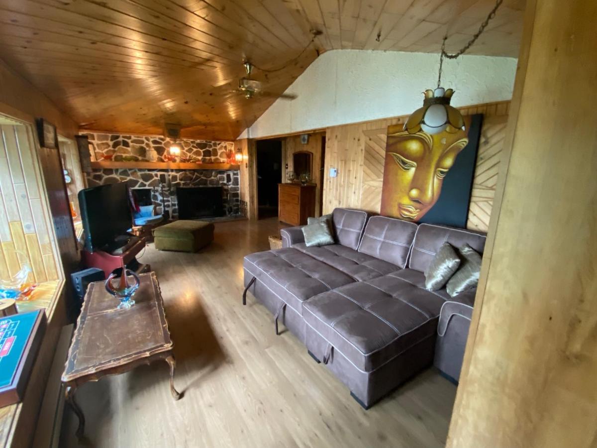 Chalet "Ici Et Maintenant, Sur Le Lac" Sainte-Marguerite-du-Lac-Masson Exterior photo