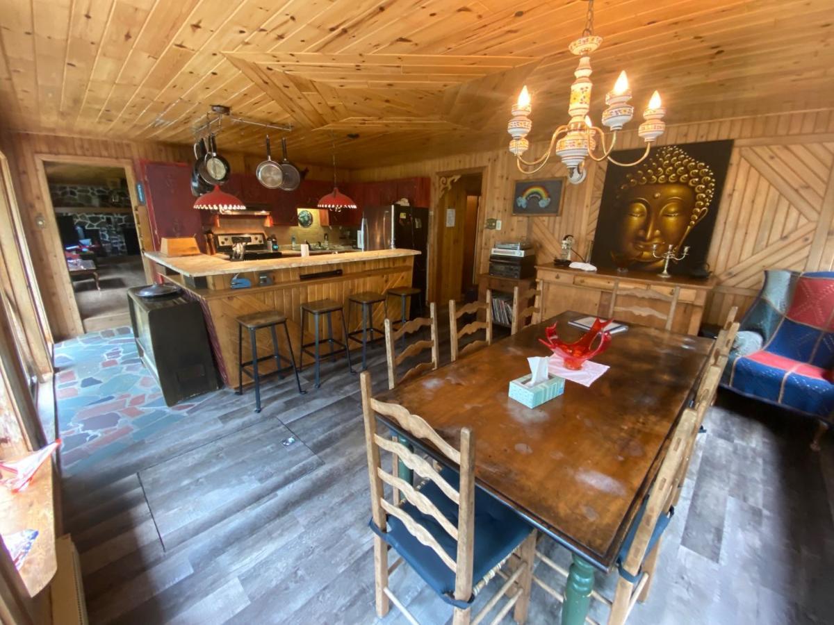 Chalet "Ici Et Maintenant, Sur Le Lac" Sainte-Marguerite-du-Lac-Masson Exterior photo